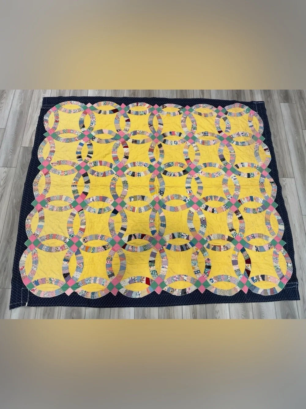 Amazing Vintage Double Wedding Ring Quilt Yellow on Navy Floral 79.5” X 89.5”